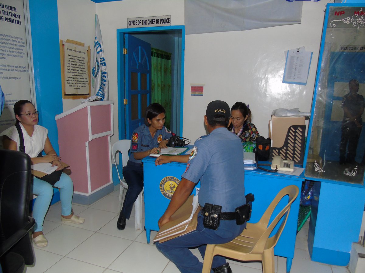 malapatanpnp's tweet photo. Validating Team from NHQ led by PSUPT LORENZO BERNAS conducted Validation of Project Double Barrel to this station https://t.co/AS1EAzpw4O