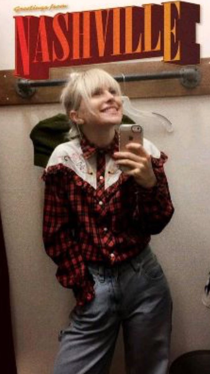 Paramoreness's tweet image. @yelyahwilliams you so precious ❤️