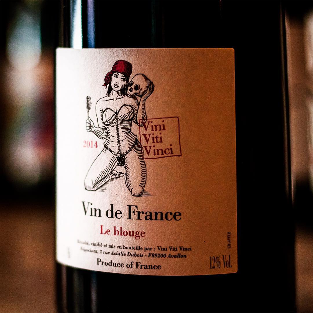 No staring! You're in a public place... #LeBlouge #ViniVitiVinci #NicoalsVauthier #pinotnoir #bourgogne #burgundy