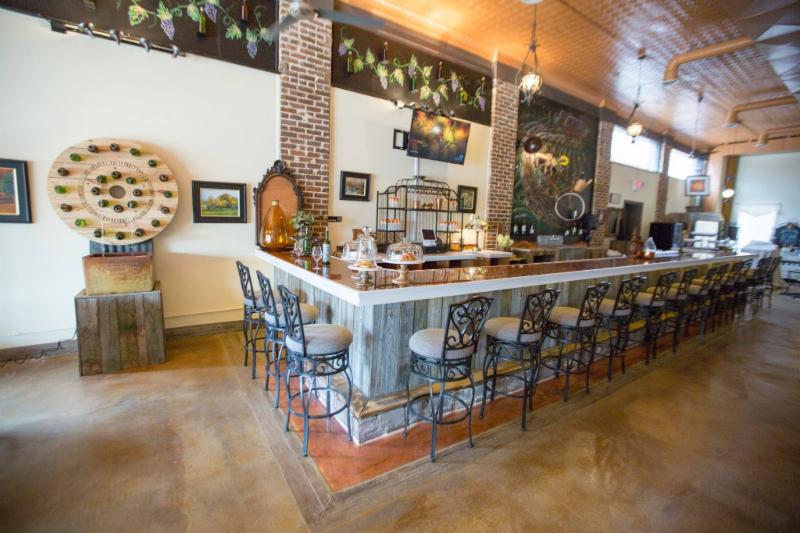There's a NEW WINE and ART SHOP in town!!!! conta.cc/2blsYGa