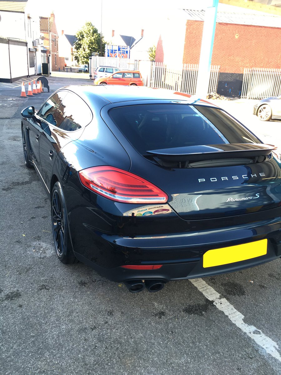 diamondboro's tweet photo. Another satisfied customer, loving their shiny clean car #porsche #panamera #diamonddetailing #diamond #shine #clean https://t.co/v6w1za4ZRG