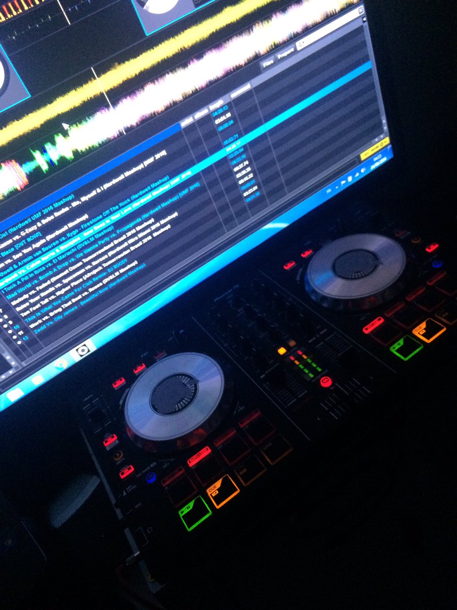 DJLOKDY's tweet photo. Merci de nous avoir suivis durant notre mix en live !!! 😀
#DJLOKDY
#DJMCL https://t.co/ponE29Bo9D