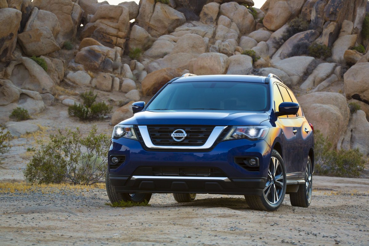 NissanUSA's tweet photo. NEWS: Pricing for #2017Pathfinder announced with starting MSRP of $29,990. More info: https://t.co/rvNX1C7gVu https://t.co/WWnmSBSjEP