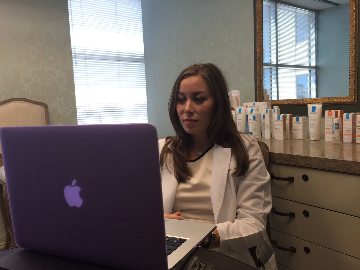 drkristelpolder's tweet photo. Talking live w/ beauty bloggers re #acne #rosacea #brownspots #beclearbootcamp https://t.co/au6iTPD4ur