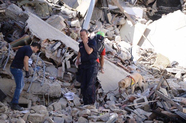 noticiAmerica's tweet photo. Cónsul de Perú en Roma: Hasta el momento no hay víctimas peruanas tras terremoto ► https://t.co/bM769c4tPK https://t.co/PfiPHbUwGY