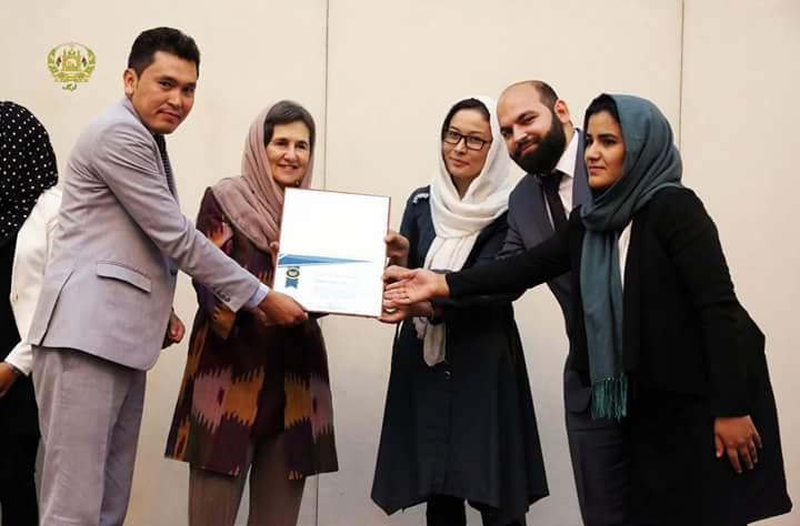 FatimaMuradi18's tweet photo. #PIMUN2016
#PIMUNKabul
#SecretaryGeneral
#PresidentGhani
#firstladyRulaGhani https://t.co/MXLcdqbnLA