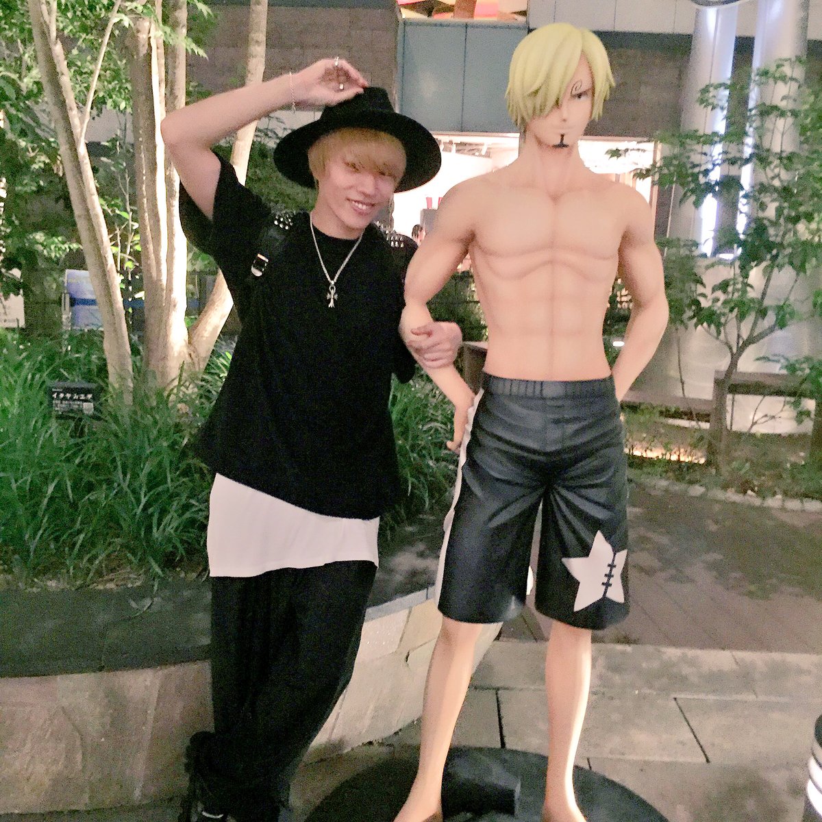 Sen Wave على تويتر そういえば福岡で等身大であろうワンピースキャラが居てテンションめっちゃあがった でもゾロ ロビン フランキー ブルックが見れなくて残念過ぎたけど