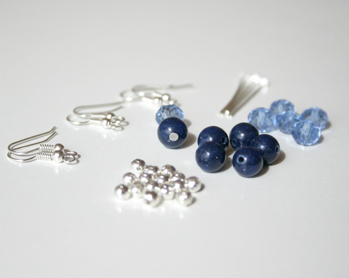 Vickymillington's tweet image. Make Your Own Gemstone and Swarovski Earrings Craft Kit tuppu.net/8a71d8cf #Gifts #JewelleryMakingKit