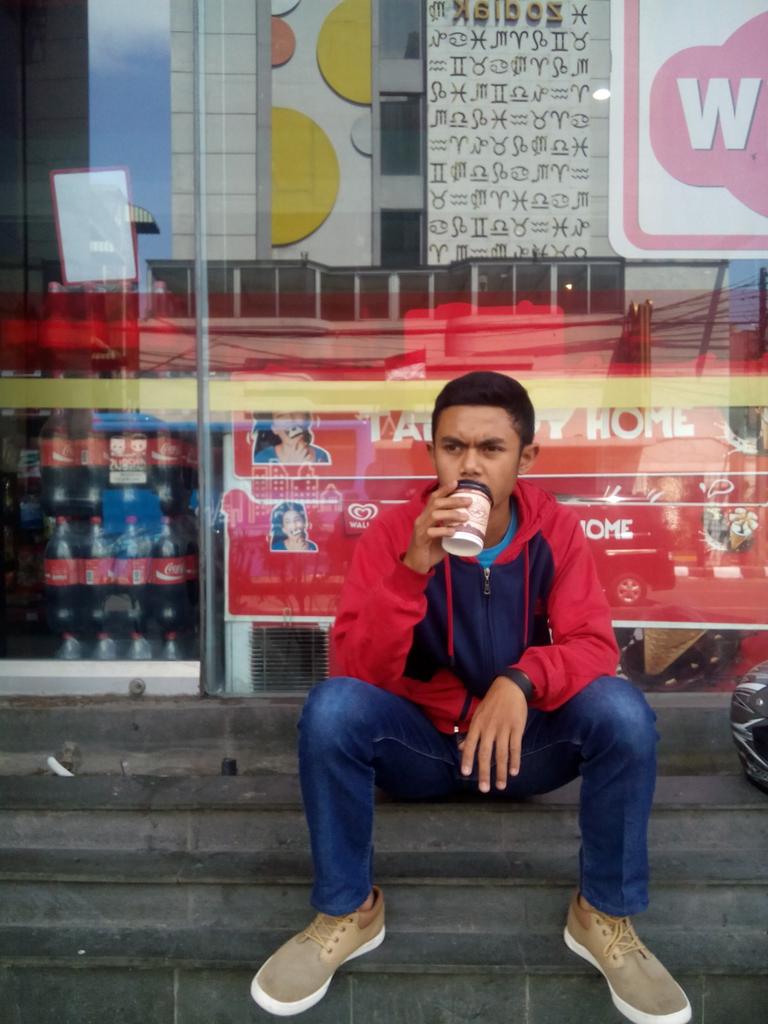 anggi agustina (@anggidilan) on Twitter photo 