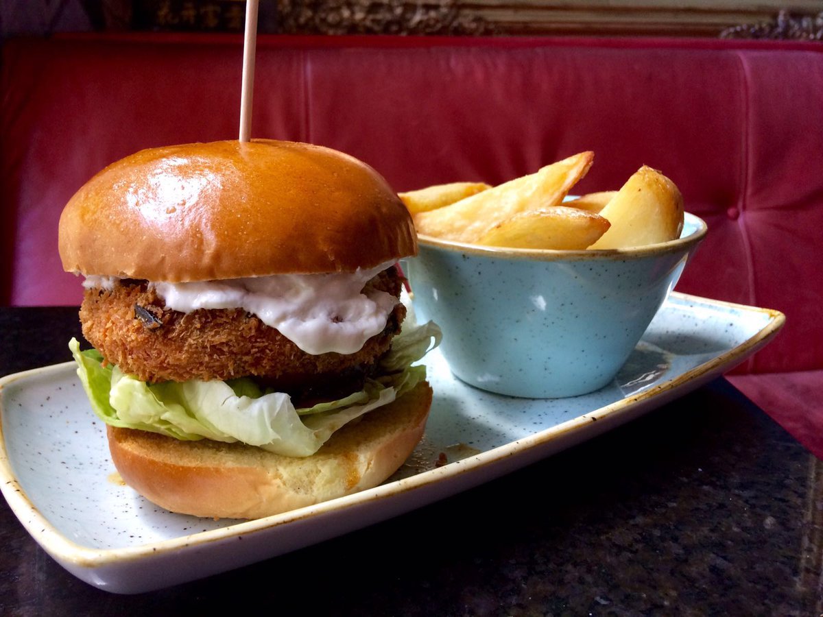 Sweet potato, spinach and spring onion burger with real ale chutney and sour cream!