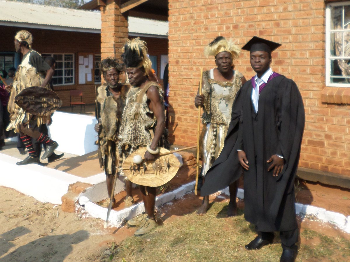 noelkapito's tweet photo. Ain't tym to be camera shy #Angoni_Wawa #Congratulations https://t.co/1jpoUqg5em