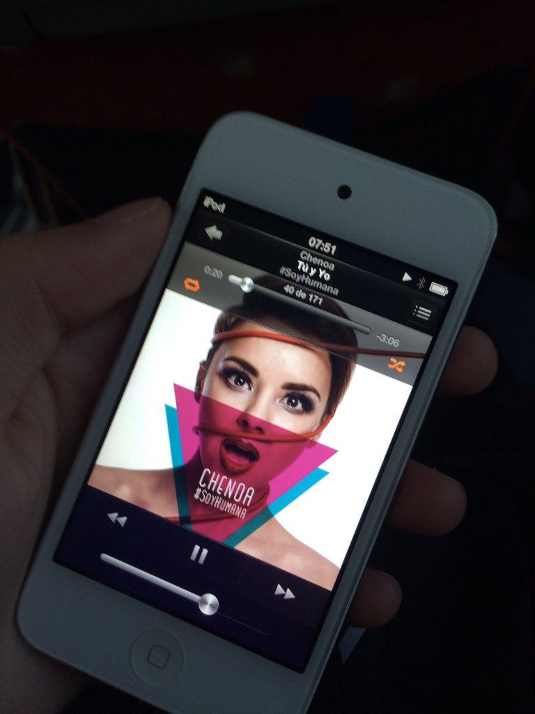 riojaniko's tweet image. En los viajes, que no falte la buena música. #TuYYo #2Single @chenoaoficial #Madrid