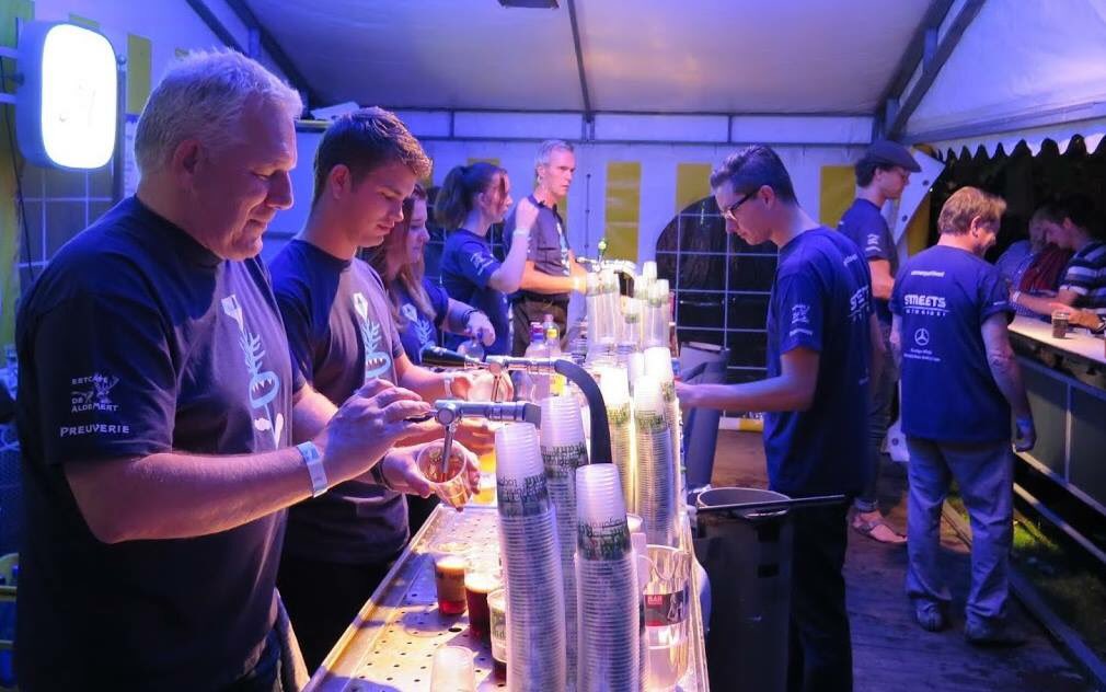 NUATH's tweet photo. Auk dit jaor verzörge weej ógge klep op ut ZPF!
Bar 6 beej Amigo is "the place to be" #NUATH #ZPF2016 #ZPF16 https://t.co/ExWbMVaZ2p