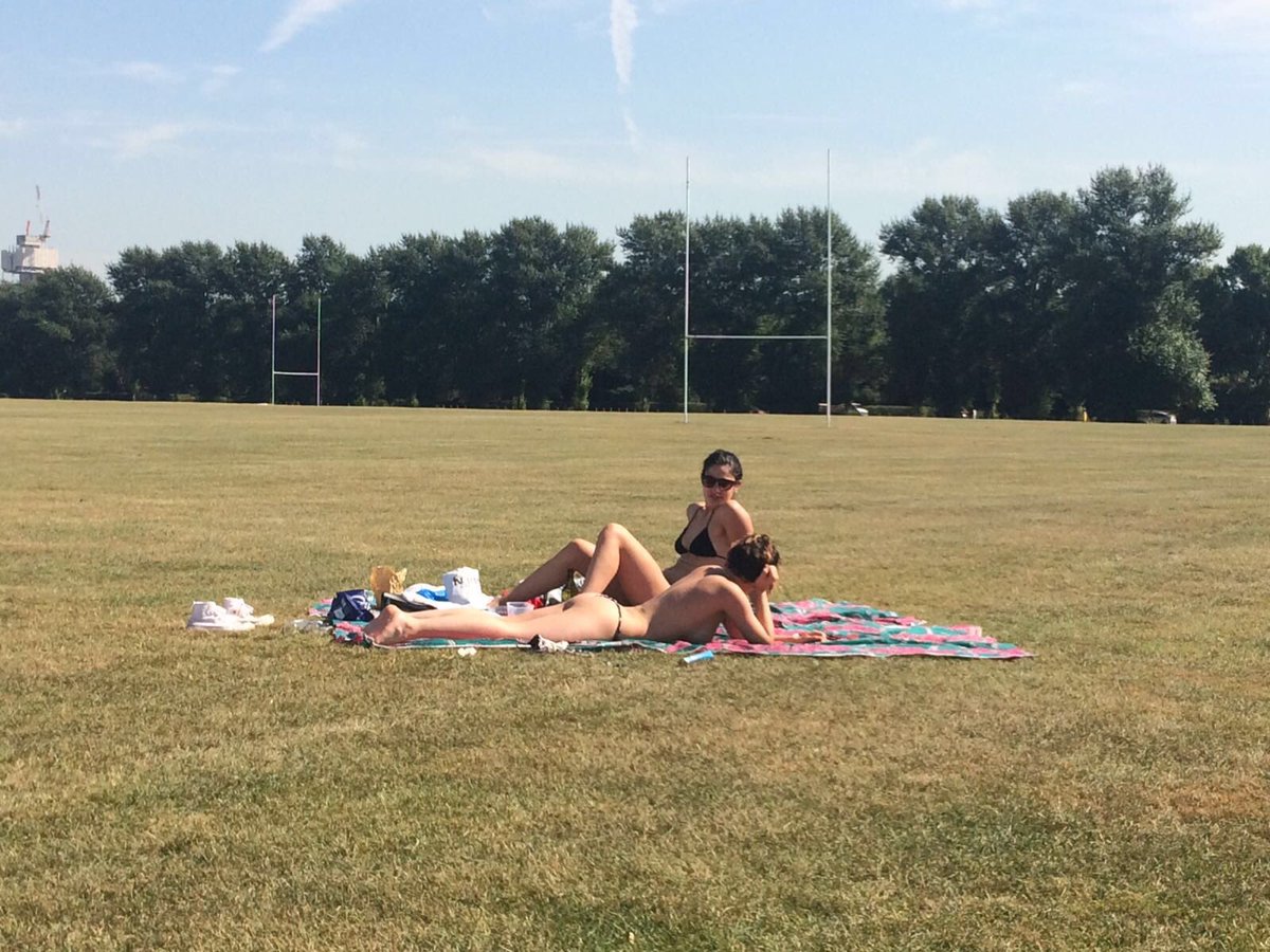Old Streetonians RFC (@oldstreetrugby) on Twitter photo The 3XV have a couple of fans waiting for their opening game on The Marshes βοΈππ
(spotted by <a href="/RichardAHay/">Richard Hay</a>) The 3XV have a couple of fans waiting for their opening game on The Marshes βοΈππ
(spotted by <a href="/RichardAHay/">Richard Hay</a>)