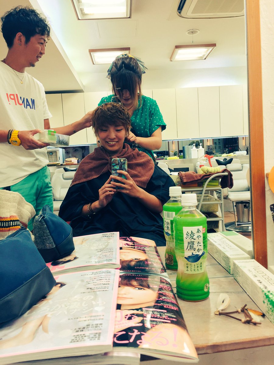 harayaaama's tweet photo. 久しぶりにベリーショート♡
いつもいつも素敵にしてもらってる✂︎♡ 
顔が男みたいだからベリーショートにしたからもっと男みたいになりそう👦👦👦明日からヘアセット頑張ります♡ https://t.co/bUOuadvI7m
