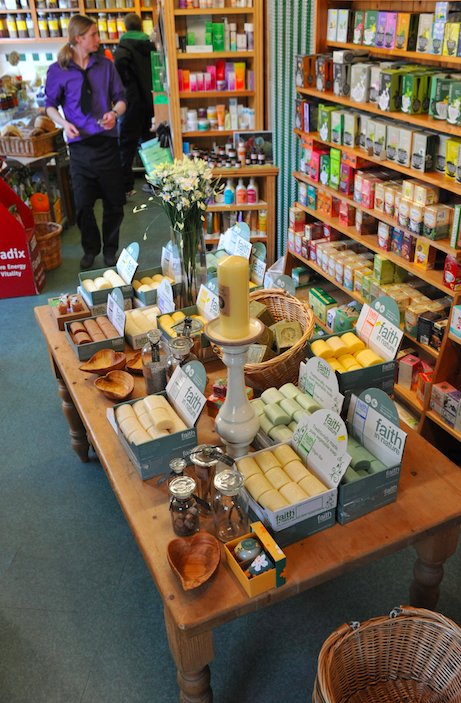 deans_court's tweet photo. Holiday guests here's where you should head in Wimborne @gulliversbks @SpilltheBeans5 MinsterGreens @TheTickledPig1 https://t.co/4gU5TA0RIj