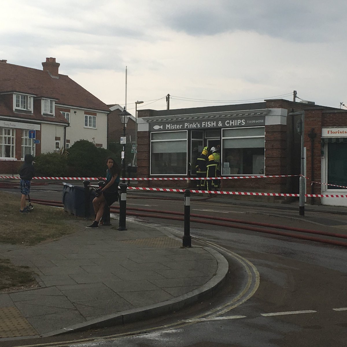 timfuell's tweet photo. #mrpinks #milfordonsea #hampshire on fire @LymoTweetUp ! Hope all are ok https://t.co/I9nBIA1Epk