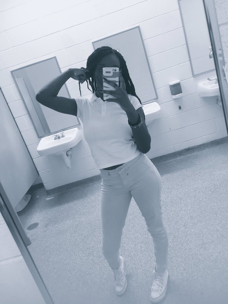 Roseyyy_____'s tweet photo. second day 🙃 https://t.co/35uZI0iq15