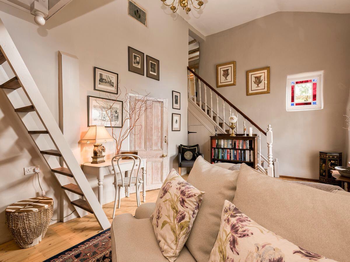 PillarBoxHouse's tweet image. @cottagescom we may be fully booked for August, but check us out for October half term! #HotTub #SkyTV #PetsAccepted