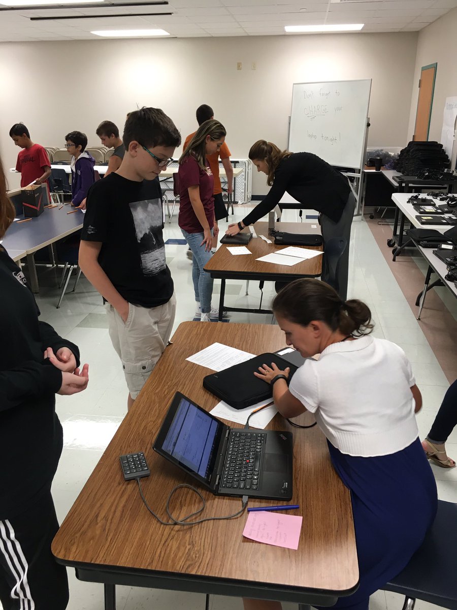 sandobalj's tweet image. 7th grade #mLISD deployment complete. #RBMSCougars