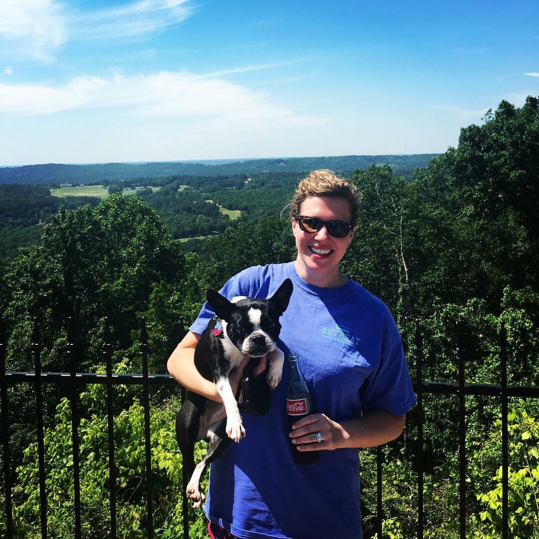 FreeBigRuby's tweet image. God gave you two arms for a reason...to hold two frenchtons #FreeBigRuby