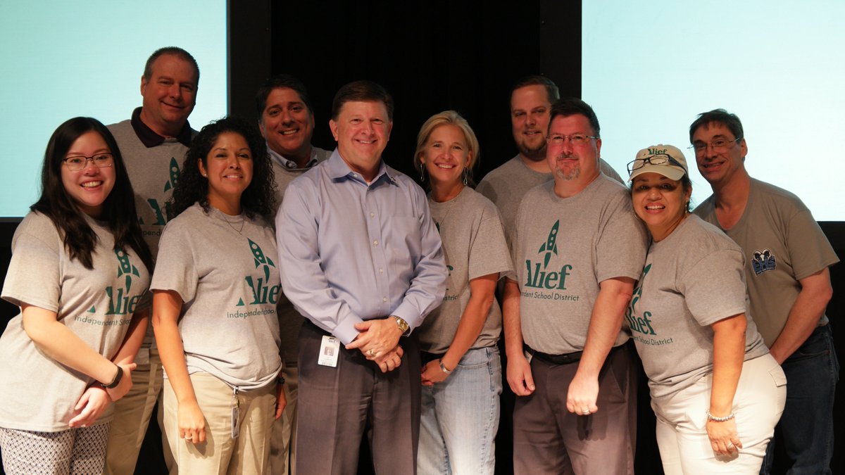 TracyLauOrtiz's tweet photo. @aliefisd Tip: For those who want the official #AliefLaunch t-shirt, be sure to fill out the form that was sent out! https://t.co/hvY1OpD3SR