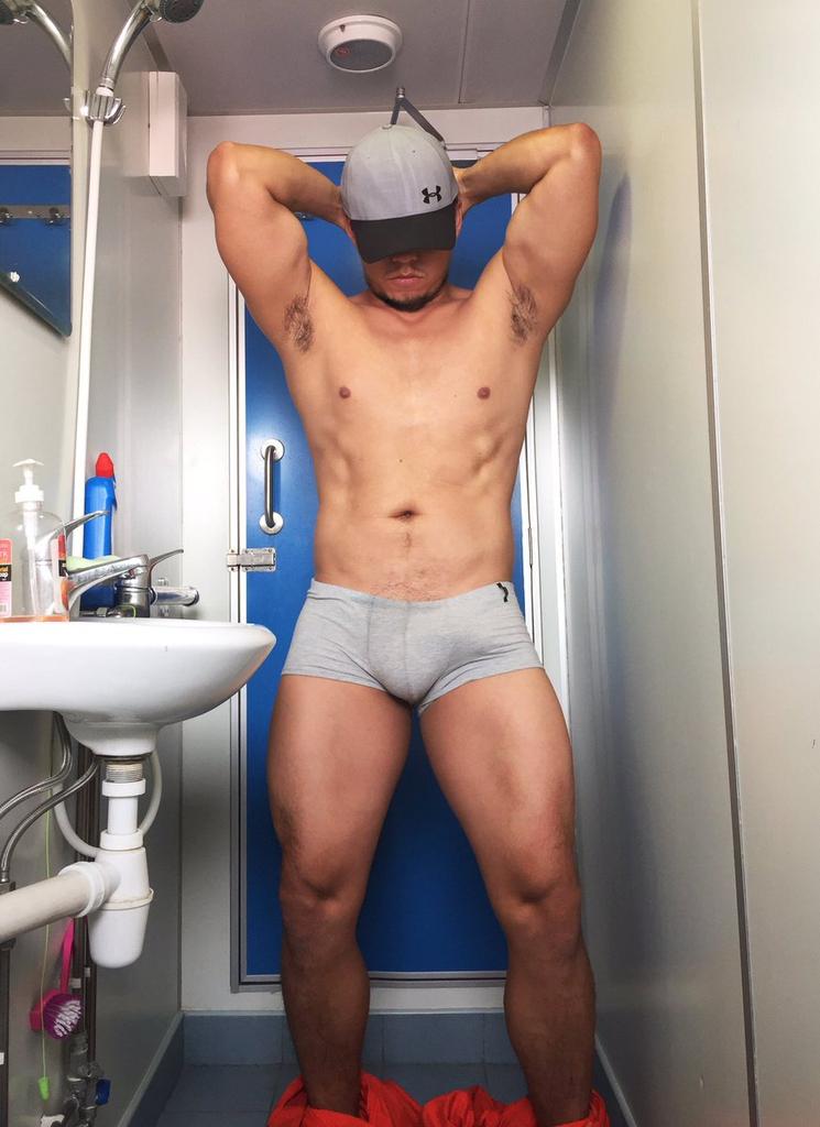 SexyCasademunt's tweet photo. Mitad de la semana #chikitobb https://t.co/3QbsanxVEJ