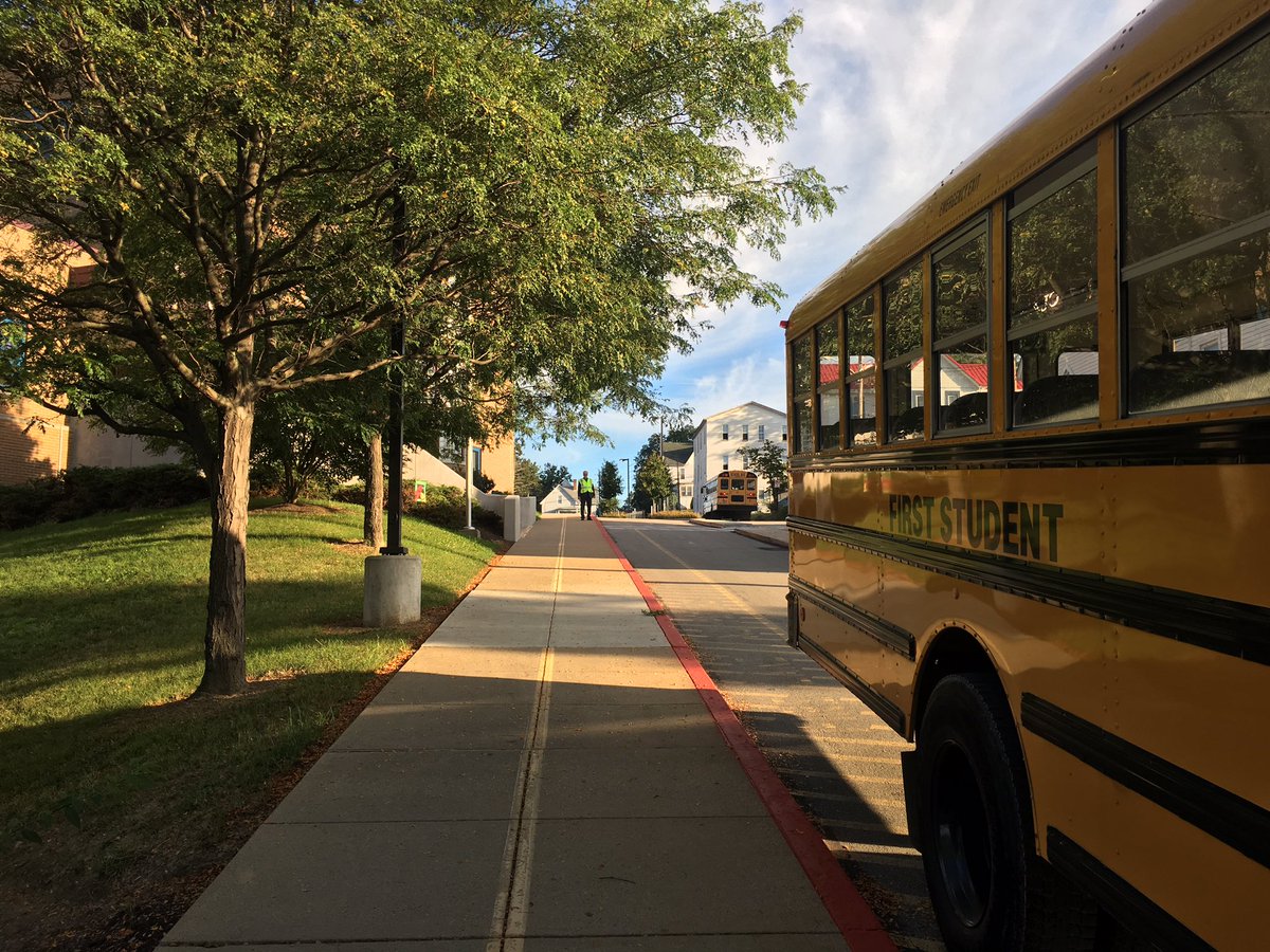 McGuffeySD's tweet photo. Bright shiny busses arrive @ClaysvilleES this morning to bring an abundance of student excitement. https://t.co/WSTx1UUcyC