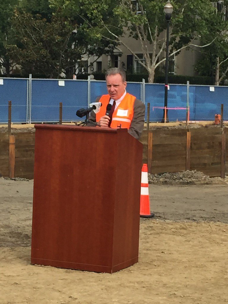 leslye_vfc's tweet photo. @DaveCortese says we can do more developments like this when the @AforAffordable bond passes in November! https://t.co/lNMApjf8N0
