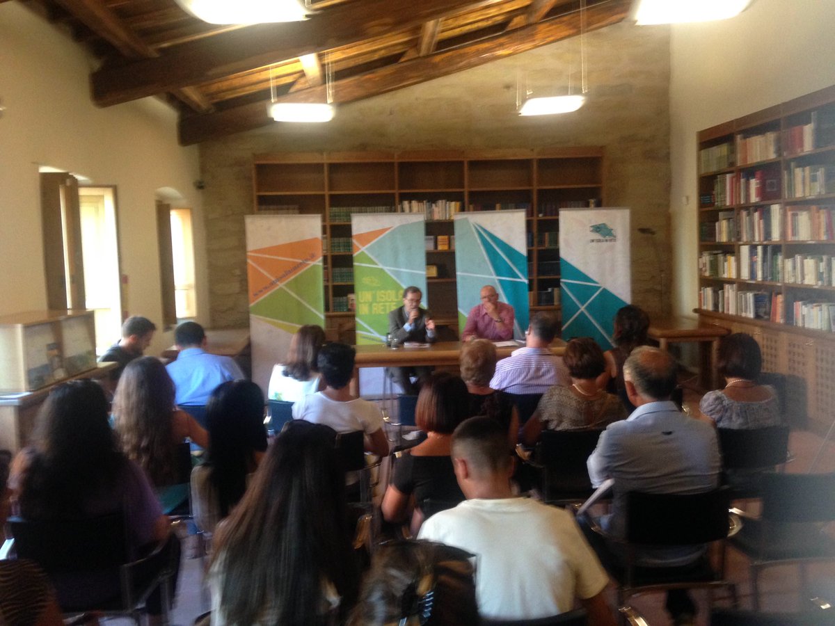 Nell'#archiviostorico di #Castelsardo la presentazione de Il ballo con le janas di Tonino Oppes per #unisolainrete