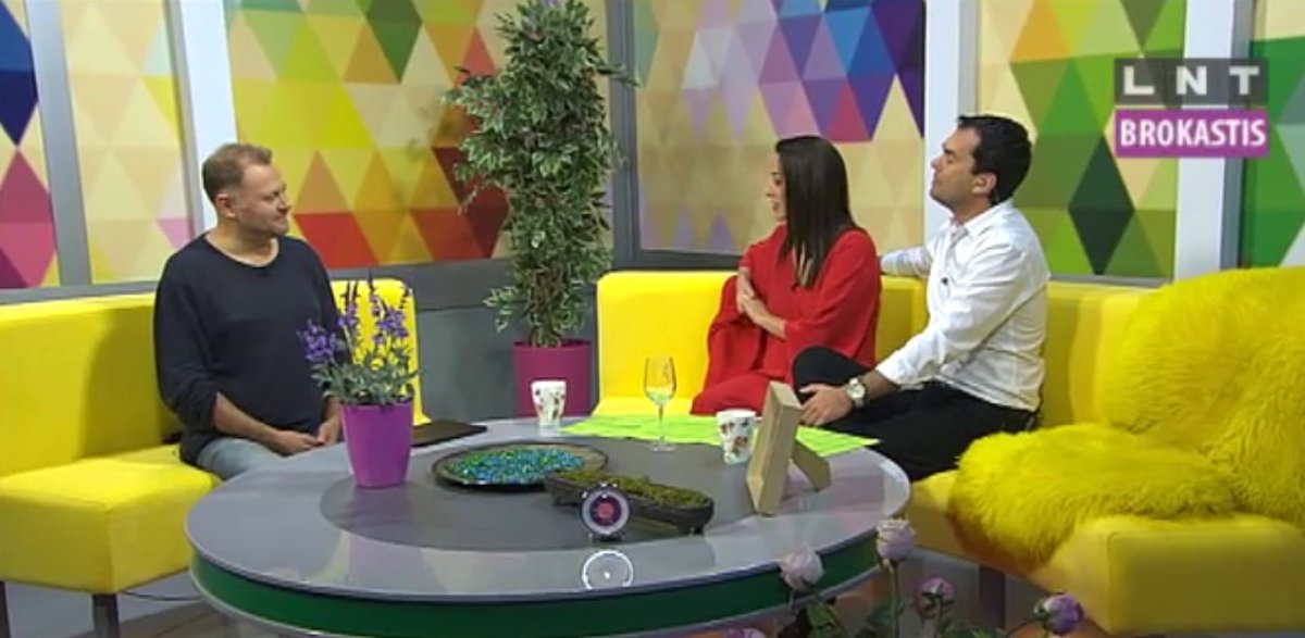 Mūsu rītdienas mākslinieks <a href="/Igomm/">Igo /Rodrigo Fomins/</a> brīvdienās bija <a href="/LNTbrokastis/">LNT brokastis</a>. Ievērtē no 8:10 minūtes ;-)
tvplay.skaties.lv/parraides/lnt-…