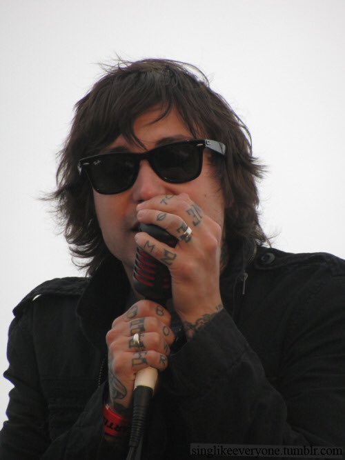 frnkworldwide's tweet photo. 2013 Deathspells era Frank https://t.co/0dSMTi8CnA