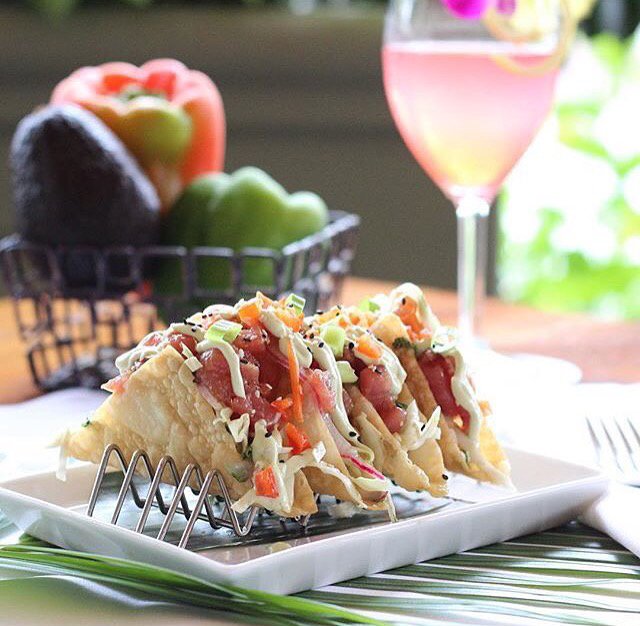 4 weeks until the Taste of Laguna, we'll have tons of yummy bites like this from <a href="/TBahama/">TommyBahama</a> !  ow.ly/dgMZ303wlmq