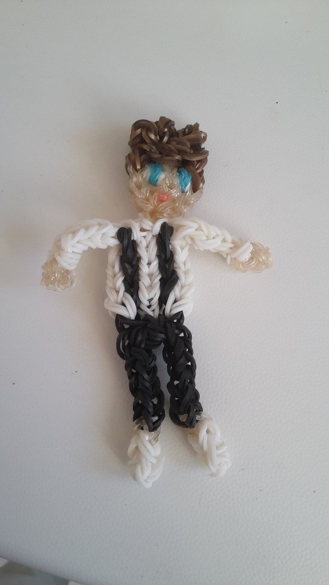 one_petite's tweet photo. @Louis_Tomlinson  I made you in elastic, what do you think of it ?😊 https://t.co/ElDaDILgl8