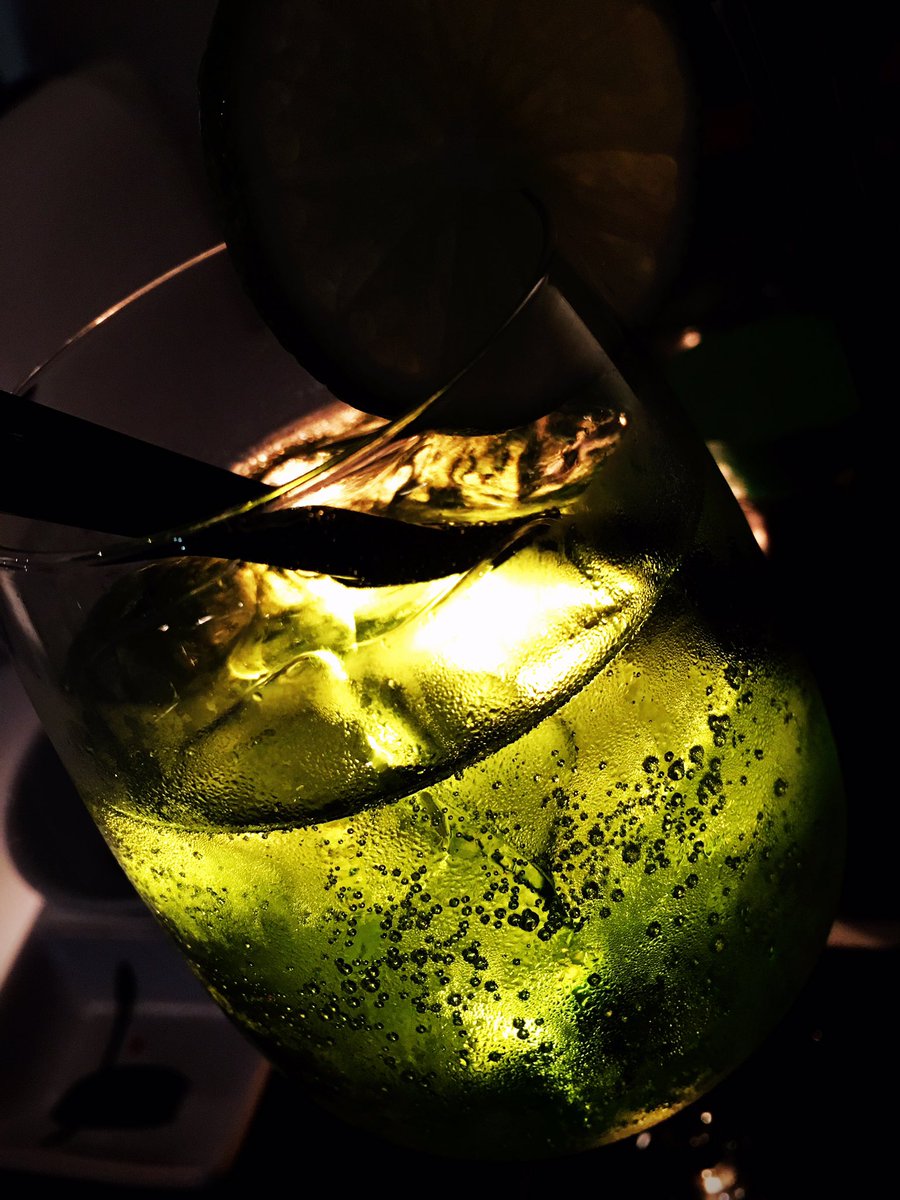 MilenaLazzaroni's tweet photo. #aPartire dal #verde di questo #cocktail pensando alla #speranza ❣ #TerremotoItalia #Mosca #Vesuvio #Kabul https://t.co/dTDqNvhZzs