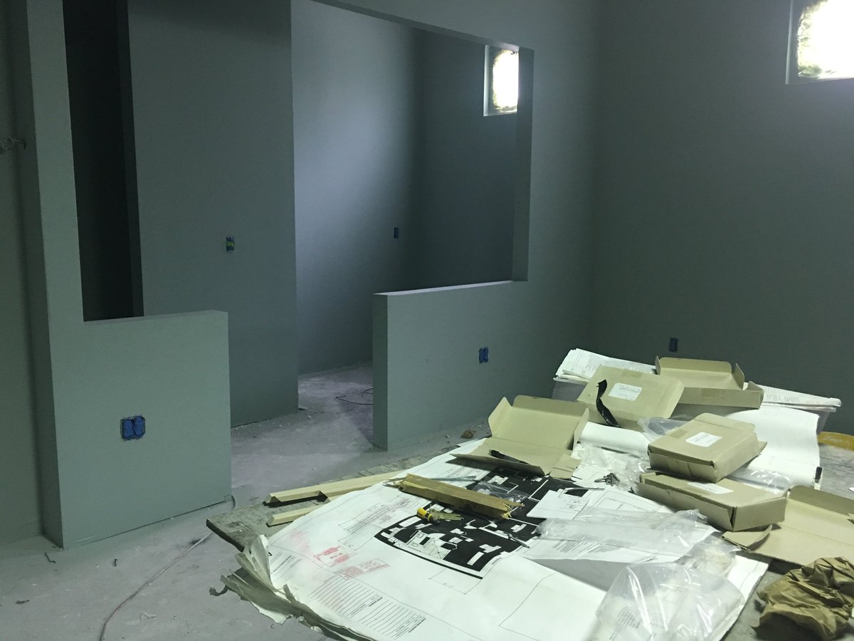 KassMD's tweet photo. #facelift to #drkass St. Petersburg office is coming along beautifully! #bigchangesarecoming #cosmeticsurgeon https://t.co/9jzELARLNy
