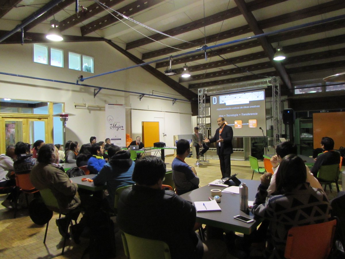 vripubb's tweet photo. [AHORA] Taller Diseño de Modelos de Negocios Tecnológicos en @HUBiobio https://t.co/tzQsuKFZkg