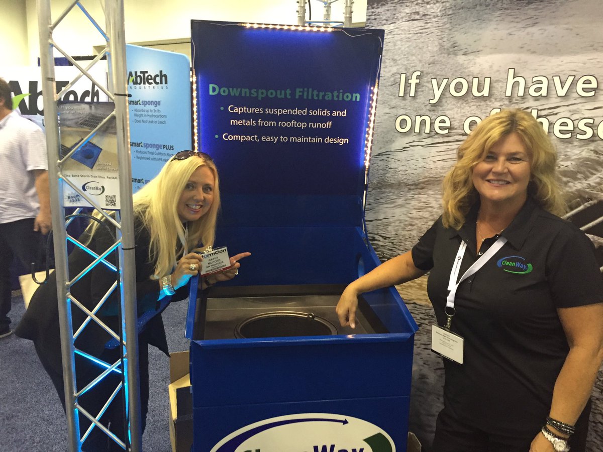 Cathy4fun__2016's tweet photo. #STORMCON #MARLEEFLOAT https://t.co/k2iI3rZNov