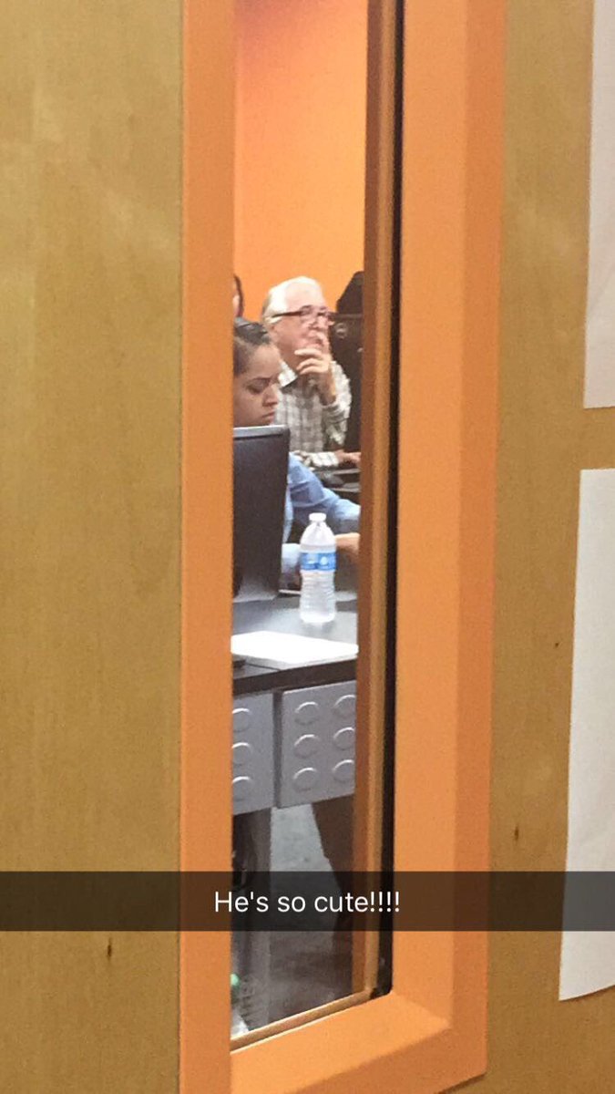 Melanie Salazar ♡ tweet media