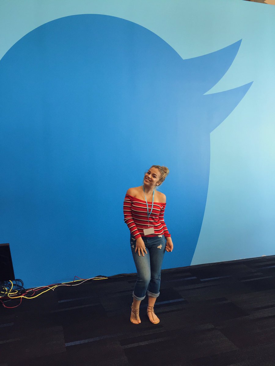 BabyAriel's tweet photo. twittaaa HQ 😜 https://t.co/jmtvGF2dIR