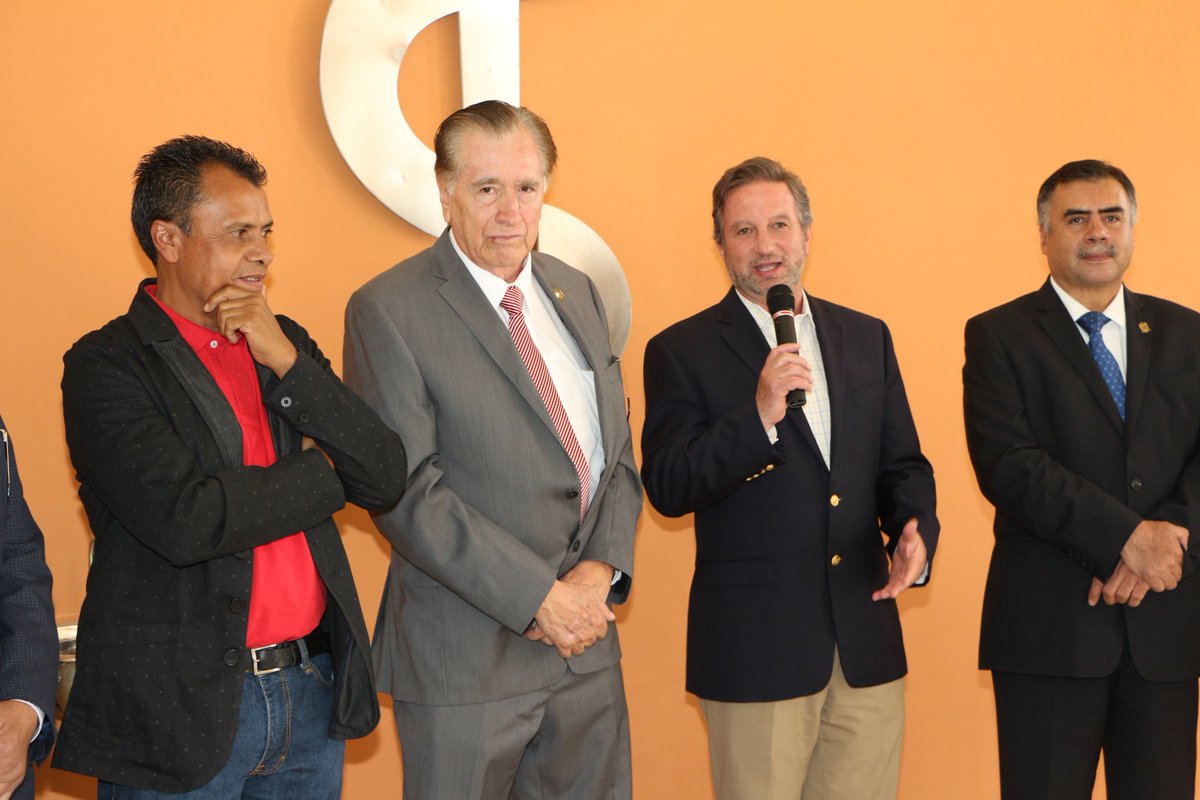Estrada_Day's tweet photo. Acompañé al Rector Armando Silva, en inauguraciones de la Unidad Académica de Medicina Humana y Ciencias de la Salud https://t.co/FaIWrGe3X7