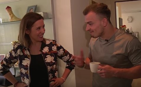 Boom! «<a href="/guelshaaa/">Gülsha</a> folgt Dir» wurde knapp noch fertig. Mit wem? Mit <a href="/XS_11official/">Xherdan Shaqiri</a> - voilà: bit.ly/2bo3VCl