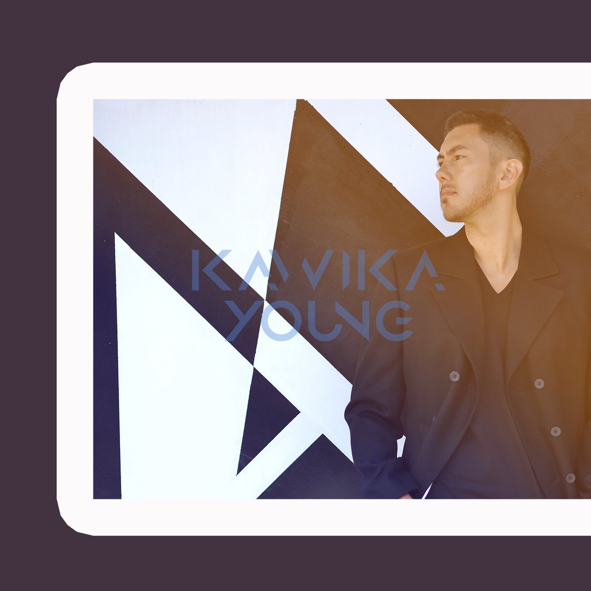 JustinYoung's tweet photo. NEW MUSIC OUT NOW: Tell yo friends. Call yo mama! #millionbreakersEP
https://t.co/dkeakQA39E https://t.co/9Ww9X9BwMS