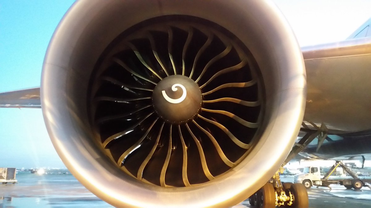 linatraynor's tweet photo. #engine #ord #b777 #photography #aviation https://t.co/NNcMIBE4qK