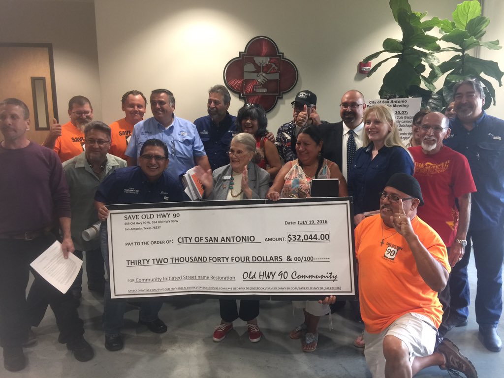 KSATStephanie's tweet image. City's planning commission approves motion to change EnriqueBarrera pkwy back to Old Highway 90 #KSATnews #oldhwy90