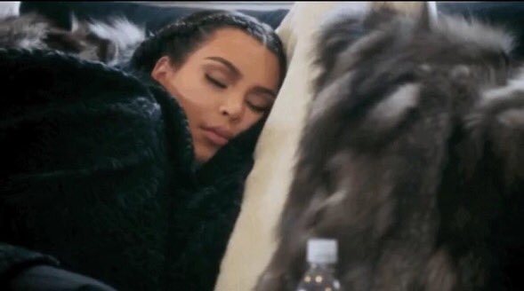 thefemaleboook's tweet photo. "stop ignoring me" 
"you take so long to text back" https://t.co/phlqhm6LrO