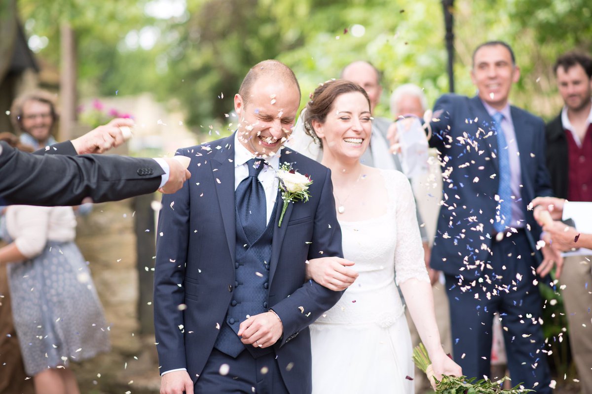 Hello #weddinghour! #oxfordshireweddingphotographer #weddingphotography #shesaidyes #weddinginspiration #engaged