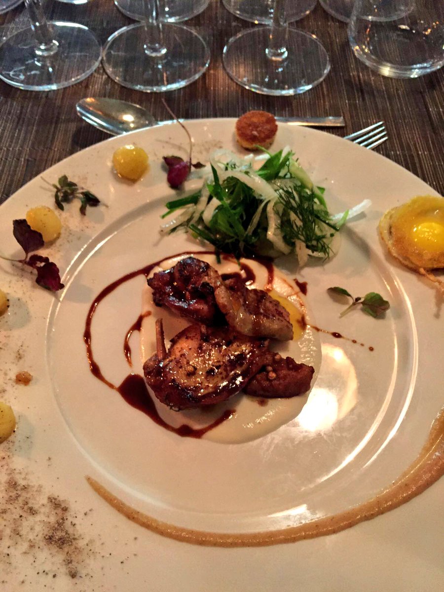 AveqiaLondon's tweet image. And what a beautiful result! #FineDining #InteractiveCooking well done to all of our new chefs.