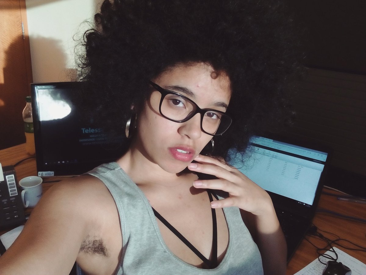 cremosinh4's tweet photo. Pelo menos eu sou linda
#proletariada
#workhardplayhard https://t.co/keXF86XKJG
