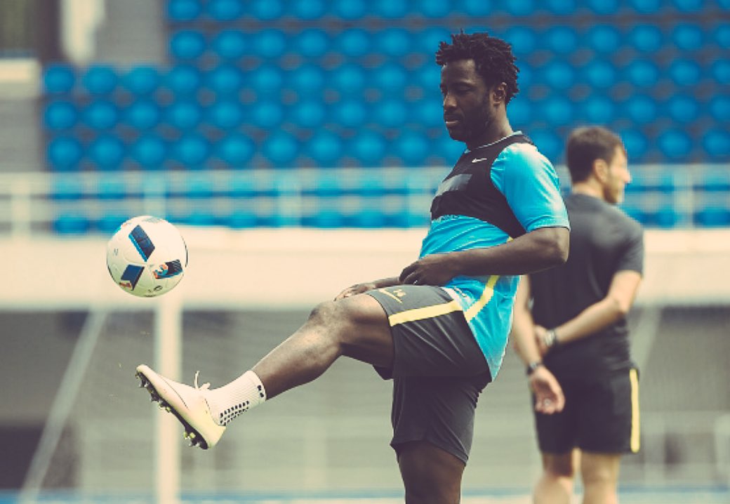 WestHamCBArmy's tweet photo. West Ham are 1/3 favourites to sign Manchester City striker Wilfred Bony. https://t.co/RBKqdNYSJC
